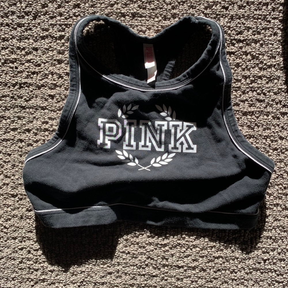 High neck sports bra
